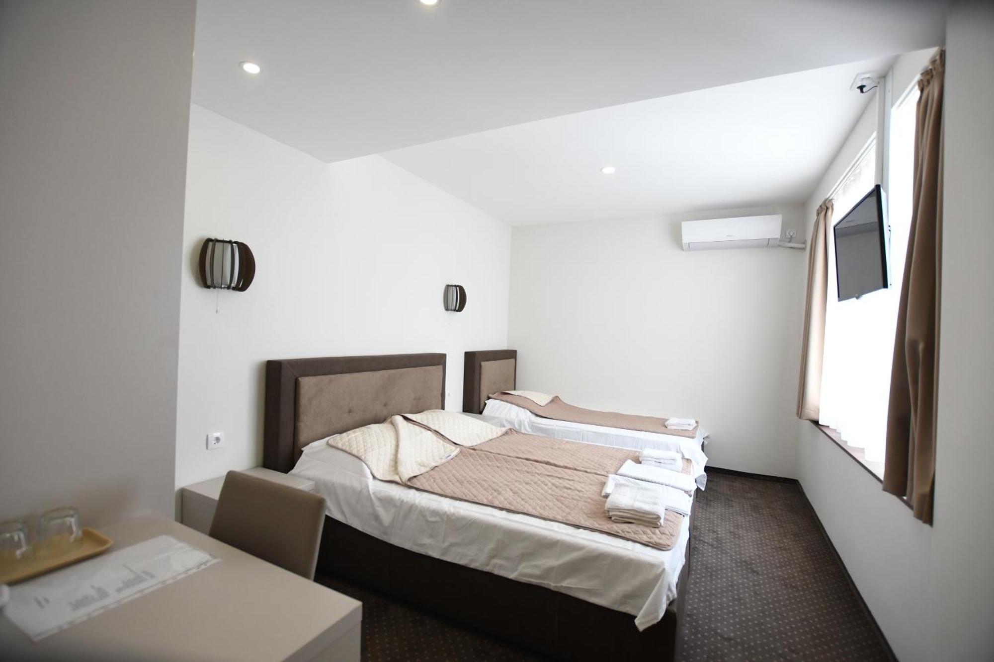 Atrijum Apartments And Rooms Kladovo Exteriér fotografie