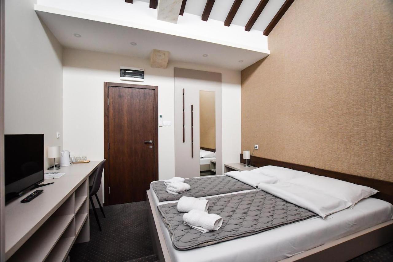 Atrijum Apartments And Rooms Kladovo Exteriér fotografie