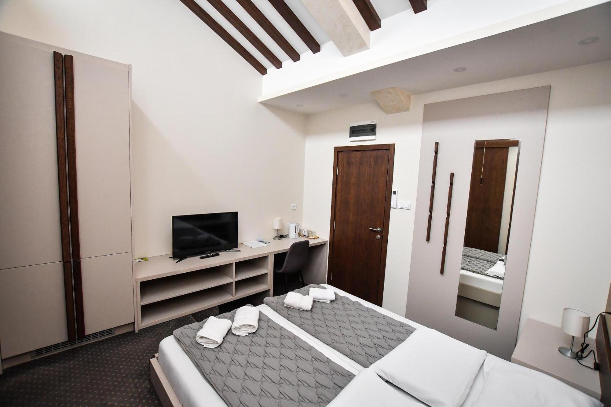 Atrijum Apartments And Rooms Kladovo Exteriér fotografie